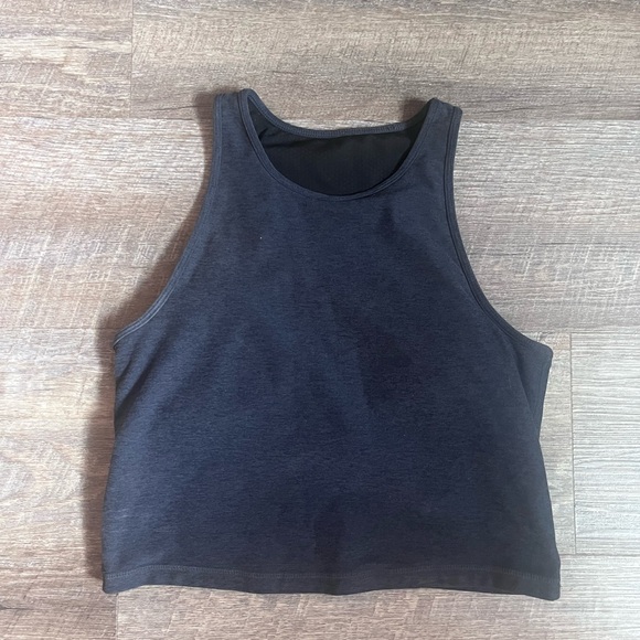 Vuori cropped evolve tank - Picture 3 of 5